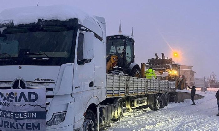MÜSİAD’dan afet bölgesine iş makinesi ve temel gereksinim unsuru yardımı