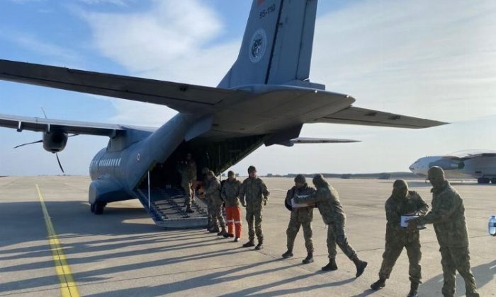TSK tüm ögelerini zelzele bölgesine sevk ediyor