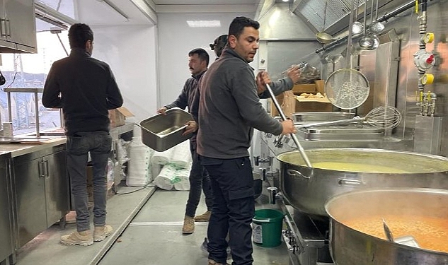Yüzbinlerce şahsa sıcak yemek ikramı