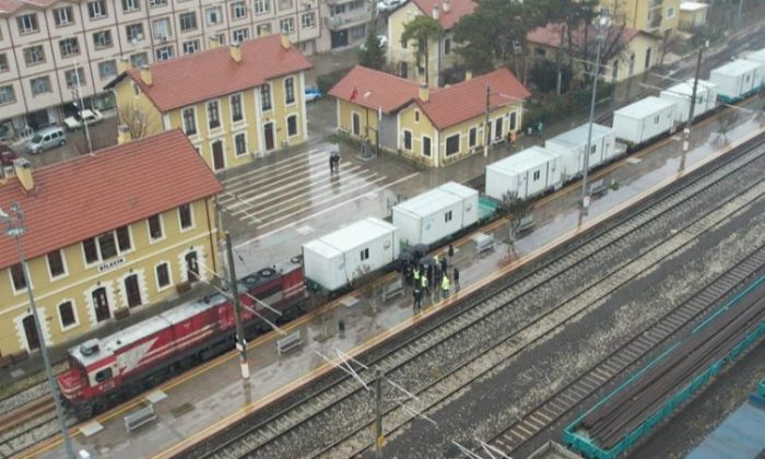Zelzele bölgesine yeni konteynerlerin sevkiyatı Bilecik’ten yapıldı