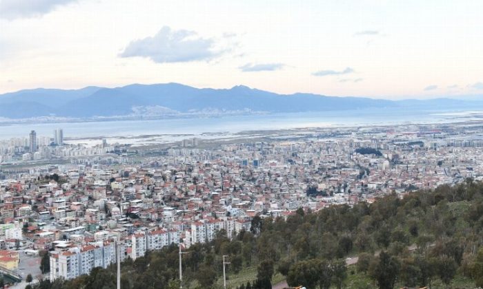 Zelzeleler Çiğli’nin çalışmasını hızlandırdı… 30 binden fazla yapı taranacak