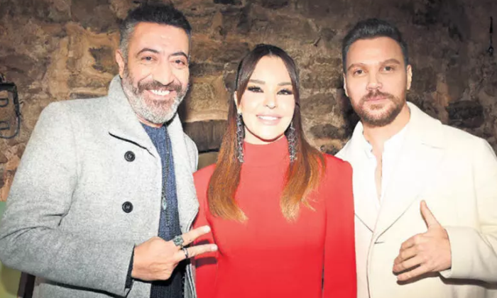 Si̇nan Akçıl ”bu Aşk Yerde Kalmaz” Şarkisi İle Trendleri̇ Salladı