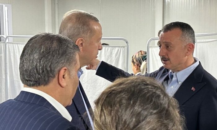 Cumhurbaşkanı Erdoğan, Kocaeli Büyükşehir Belediye Başkanı Tahir Büyükakın’a Takdirlerini İletti