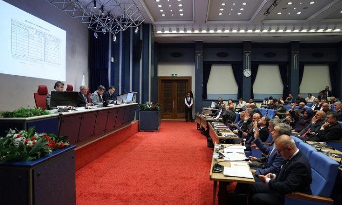 Kayseri Büyükşehir depremzedelerin yüreklerine ‘su’ serpti