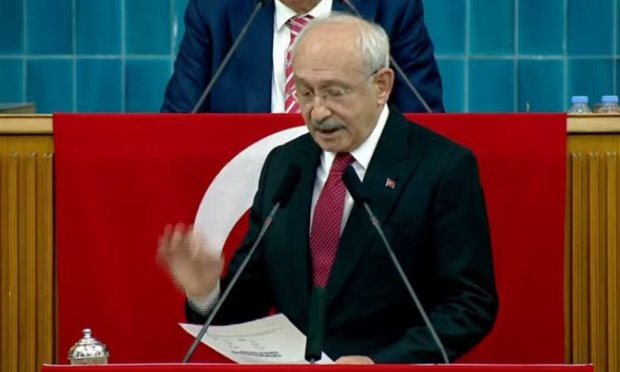 Kılıçdaroğlu CHP kürsüsüne veda ediyor