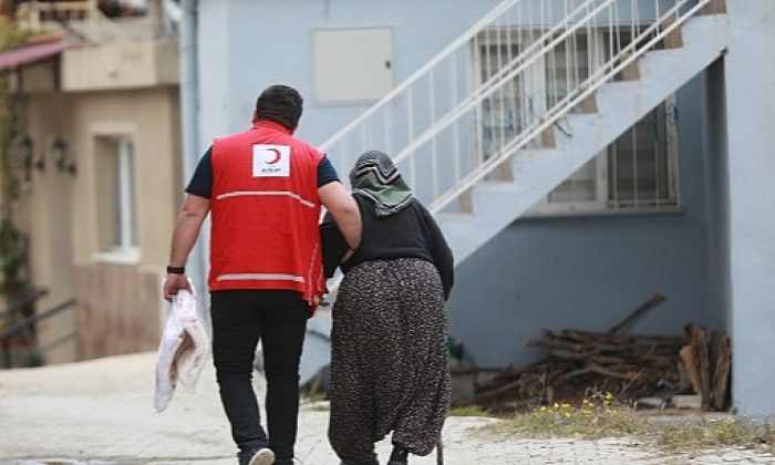 Kızılay’ın Afet Bölgelerindeki Beslenme Hizmeti ve Yardımları Aralıksız Sürüyor