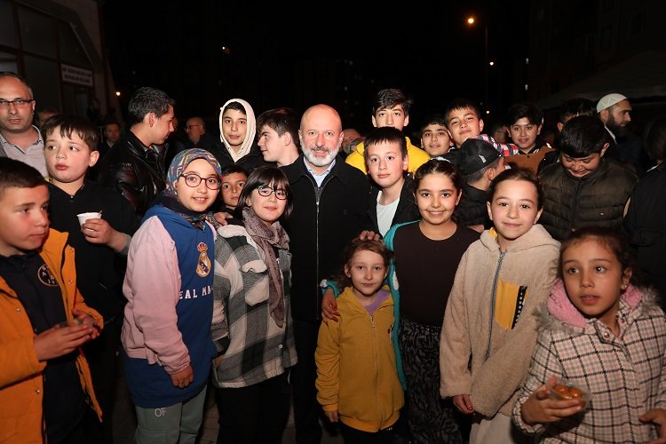 Ahmet Çolakbayrakdar’dan mahallelere ziyaret