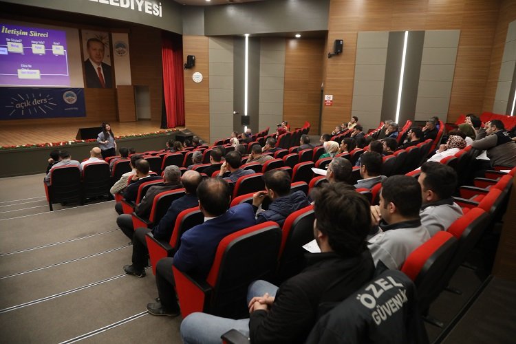 Kayseri Melikgazi personeline iletişim semineri