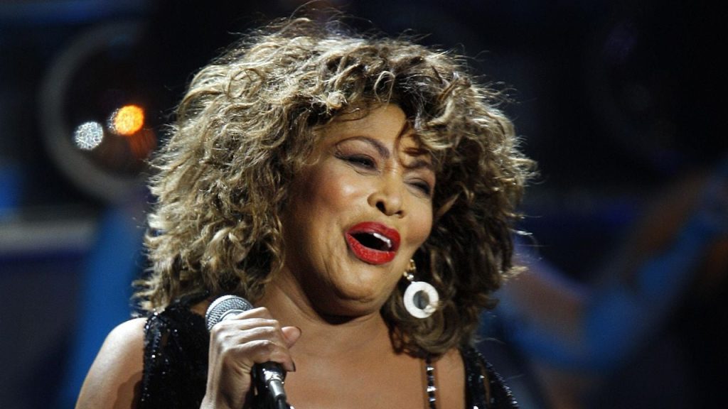 Dünyaca Ünlü Şarkıcı Tina Turner 83 Yaşında Hayatını Kaybetti!