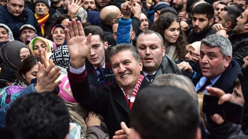 Mustafa Sarıgül’den Bayram Rekoru: 15 Bin Kişiyle Tokalaştı