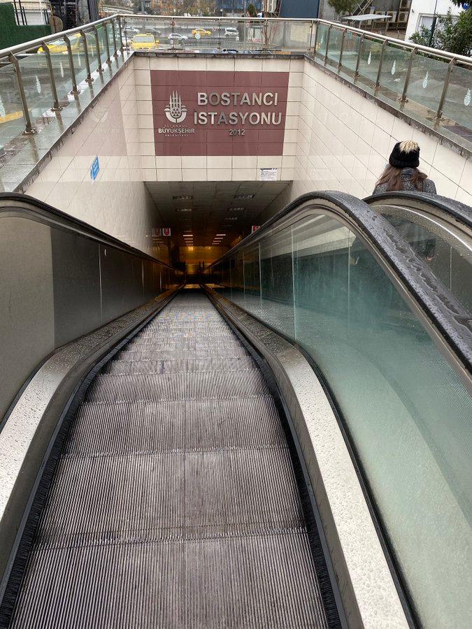 Metro Yürüyen Merdivenleri Aylardır Bozuk, İstanbul Halkı İsyan Ediyor!