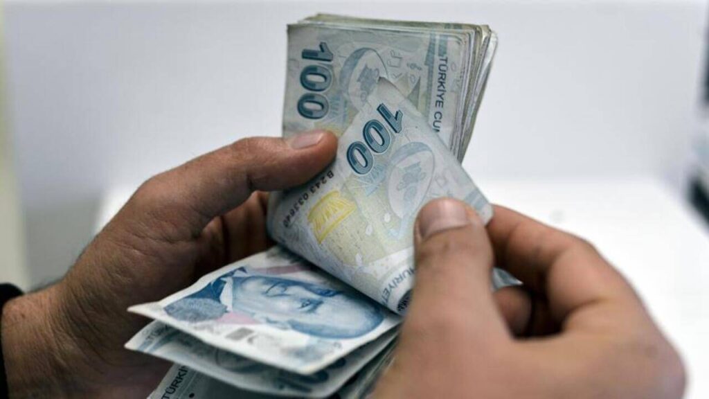 Emekliler için müjdeli haberler gelmeye devam ediyor! Halkbank 25 bin TL verecek