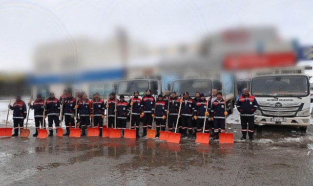 Nevşehir Belediyesi Sanayi Bölgesinde Kar Paklığı Yaptı